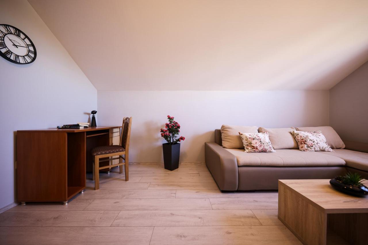 Apartment Ruza Sukosan Luaran gambar