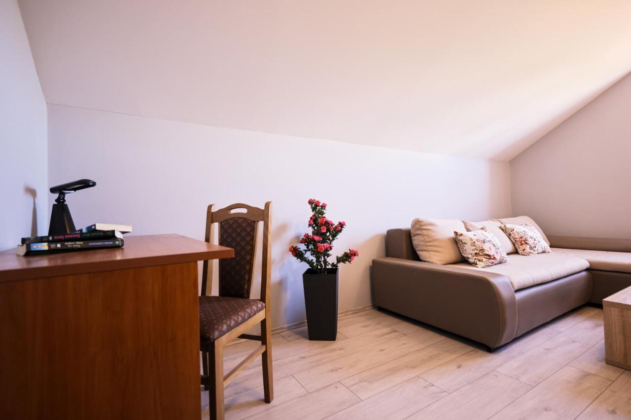 Apartment Ruza Sukosan Luaran gambar