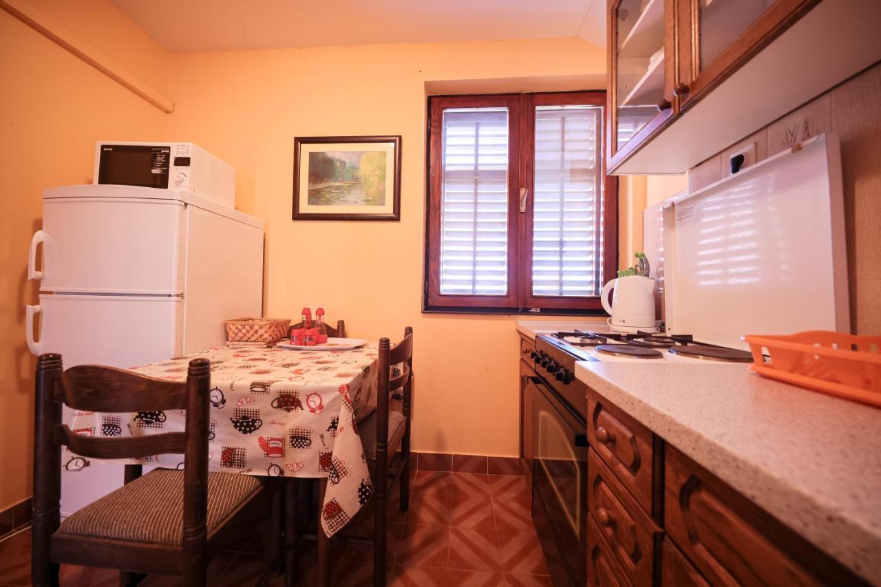 Apartment Ruza Sukosan Luaran gambar